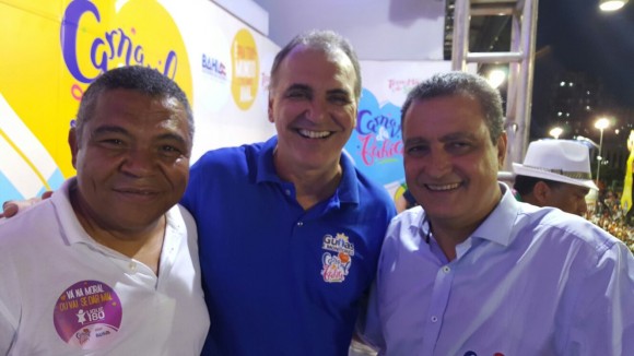 Valmir Assunção (esq.) com o secretário de Turismo, Nelson Pelegrino, e o governador Rui Costa (Foto Tássio Brito).