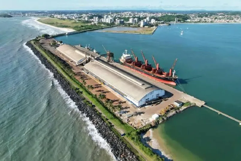 Sondagem revelou problemas que não eram visíveis na superfície do terminal portuário || Foto Codeba/Arquivo